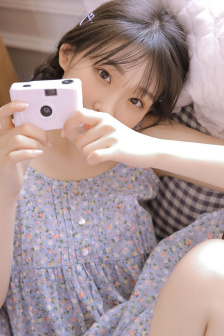 日本少女比基尼泳衣